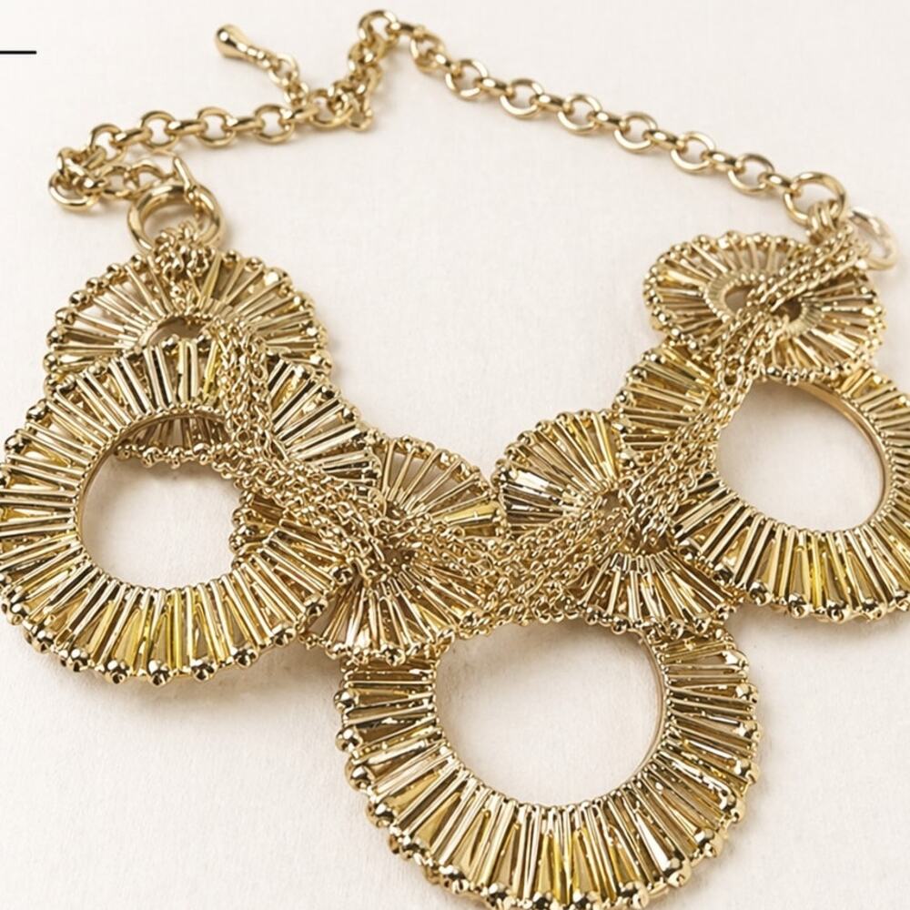 Lia Sophia Gold Tone Statement Necklace Woven Disc Circles 20” Extender